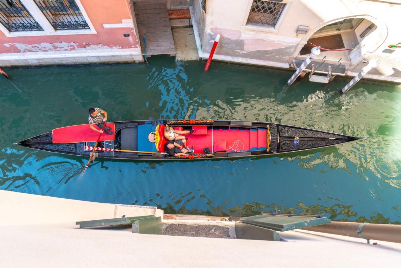 Ca' Laura - San Marco Canal View Apartment Venice Exterior photo